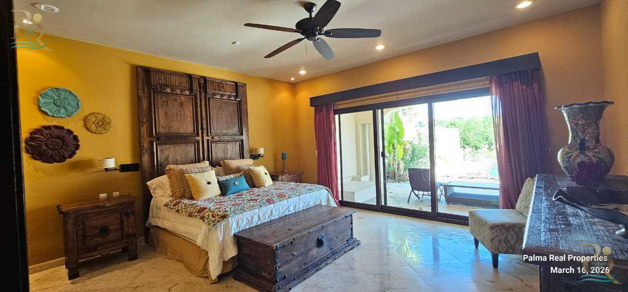 Property gallery "Waterfront Mansion with Private Dock & 5 Luxury Suites."