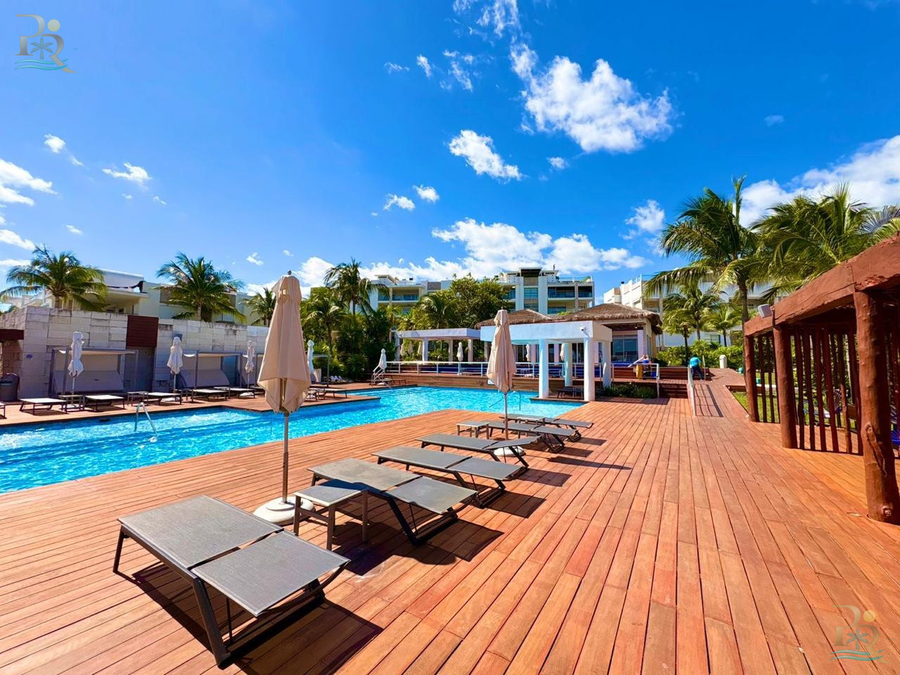 Property gallery Stylish oceanfront luxury condo for long-term living
