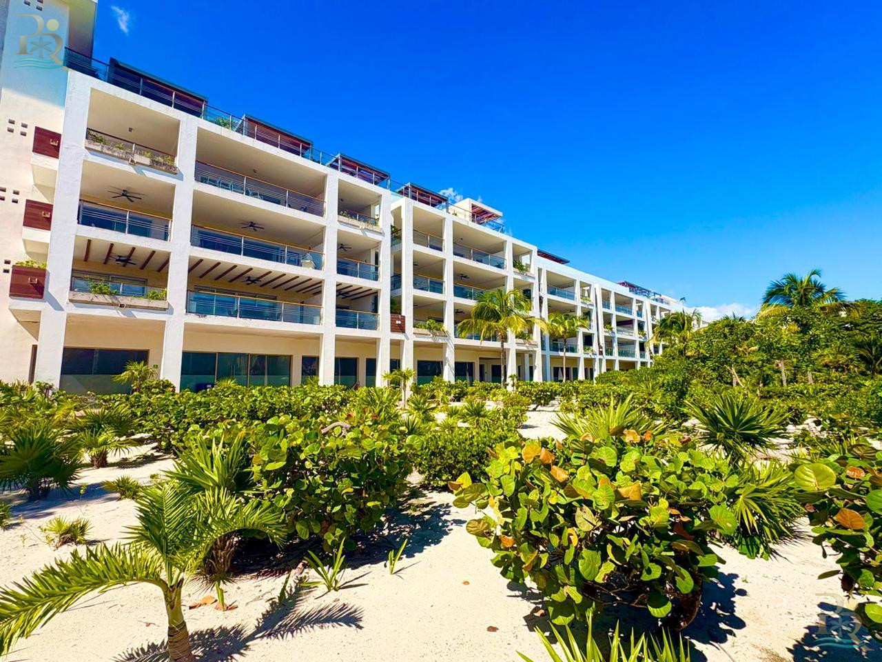 Property gallery Stylish oceanfront luxury condo for long-term living