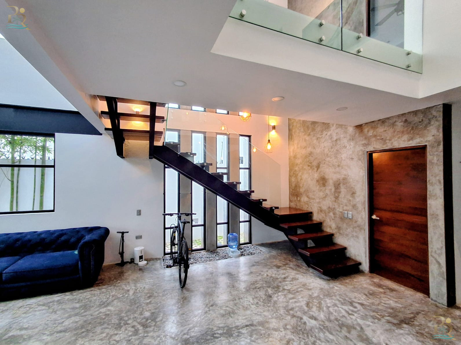 Property gallery Elegant contemporary house