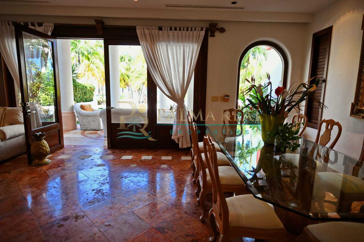 Property gallery FANTASTIC HOUSE ON THE BEACH