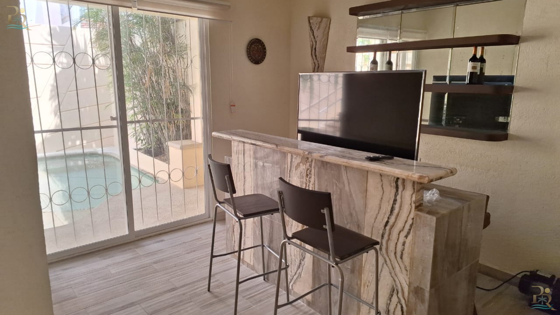 Property gallery HOUSE WALKING TO THE BEACH