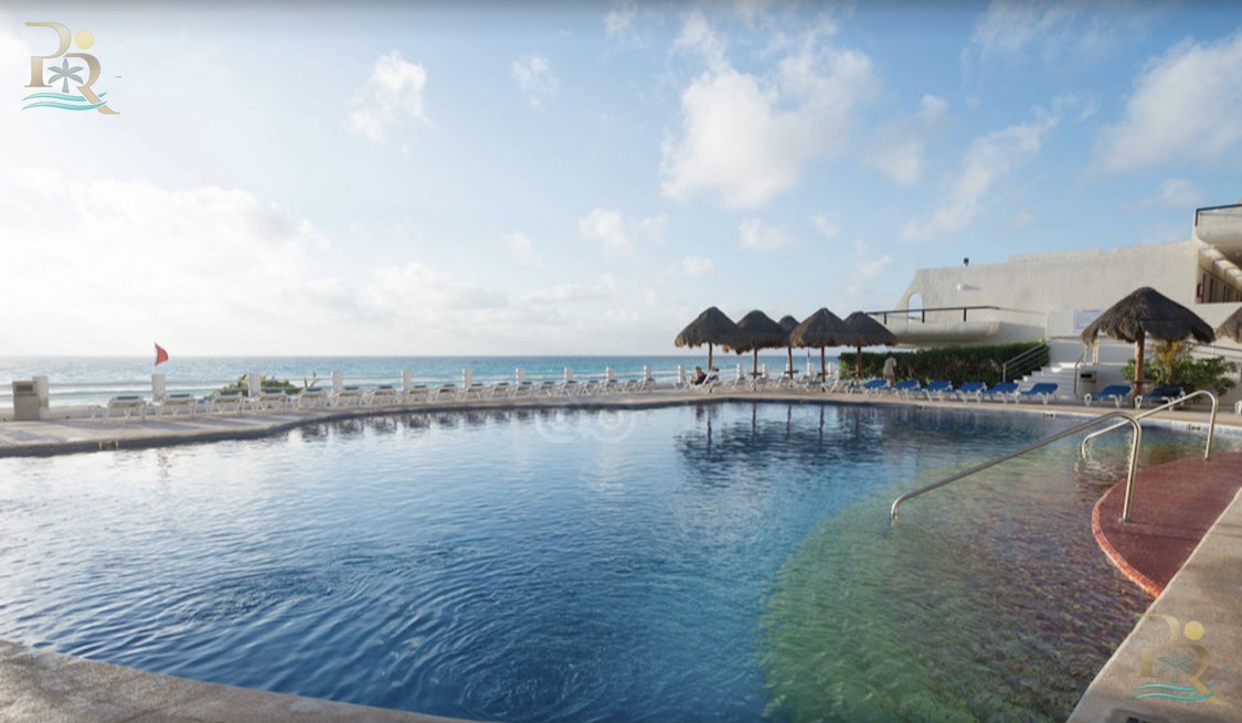 Property gallery LUXURY PENTHOUSE WITH PANORAMIC VIEWS OF THE SEA AND LAGOON IN CANCUN'S HOTEL ZONE