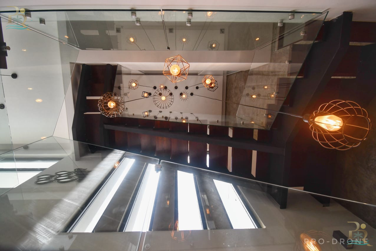 Property gallery Elegant contemporary house