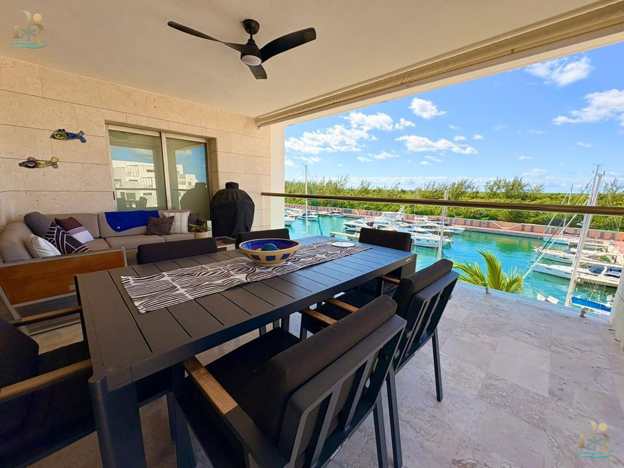 Property gallery Stylish oceanfront luxury condo for long-term living