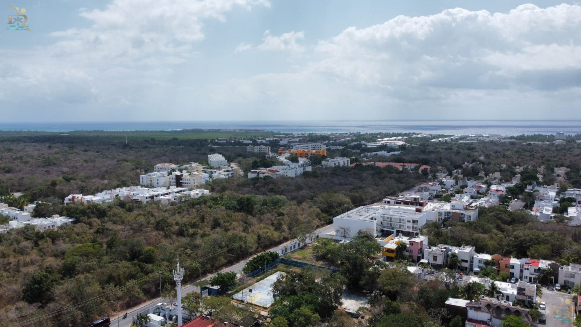 Property gallery HOUSE WALKING TO THE BEACH