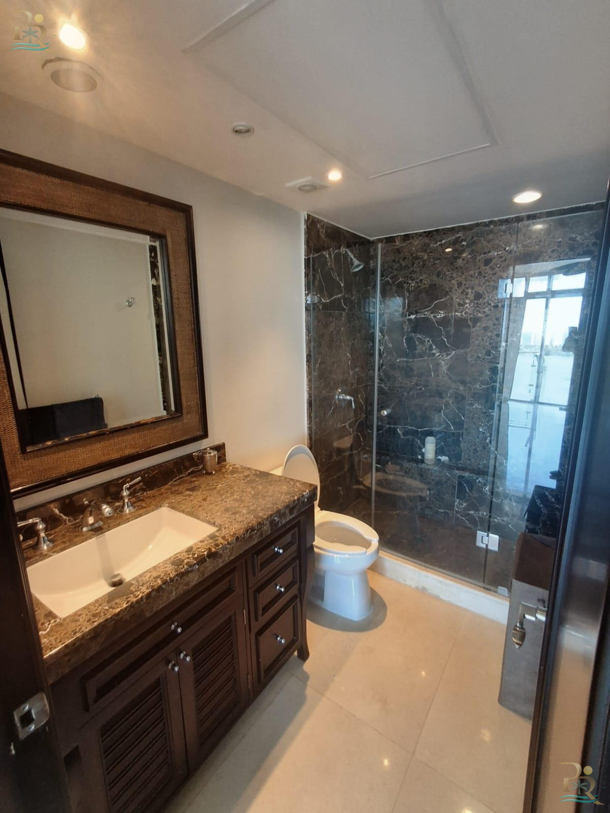 Property gallery "Where the Caribbean and the Lagoon Embrace: A Sky Residence on the 10th Floor"
