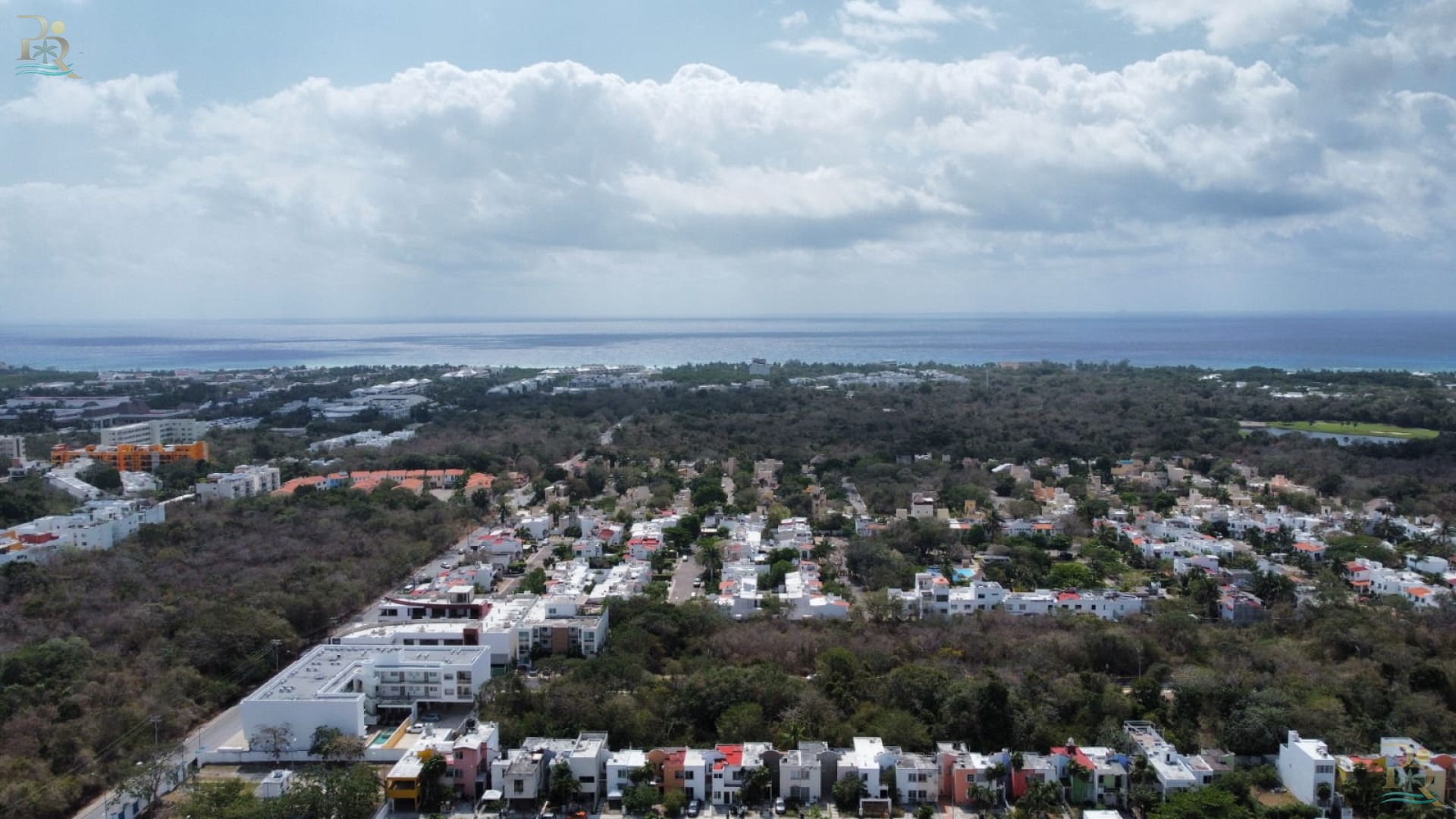 Property gallery HOUSE WALKING TO THE BEACH