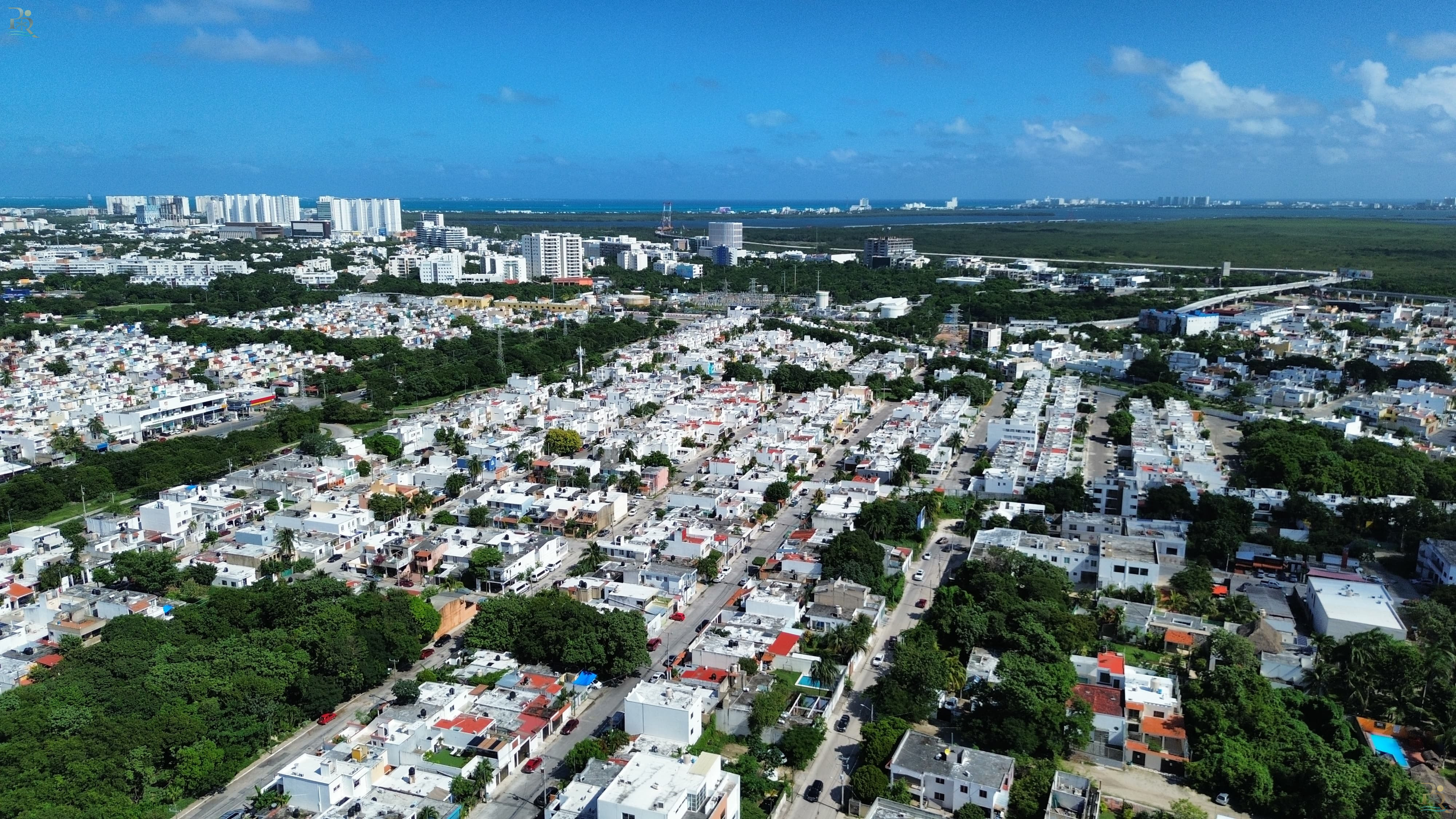 Property gallery Income-Producing Asset with Redevelopment Upside | 3,305 m² Mixed-Use Property in Cancun