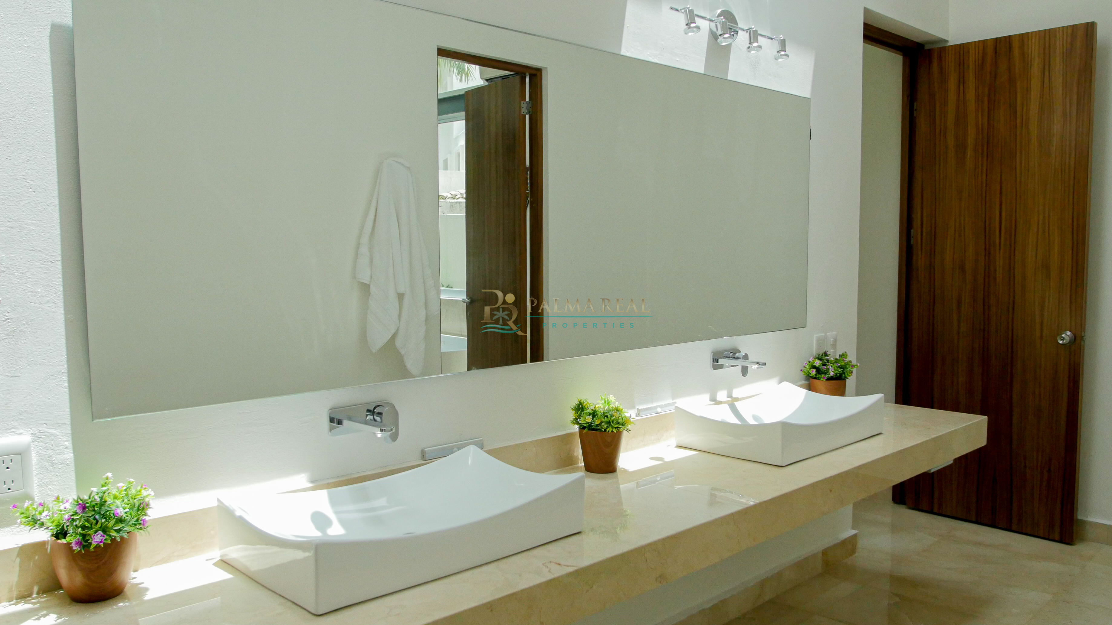 Property gallery Luxurious Villa Minutes from Cancun's in the Exclusive Villa Magna Residential"