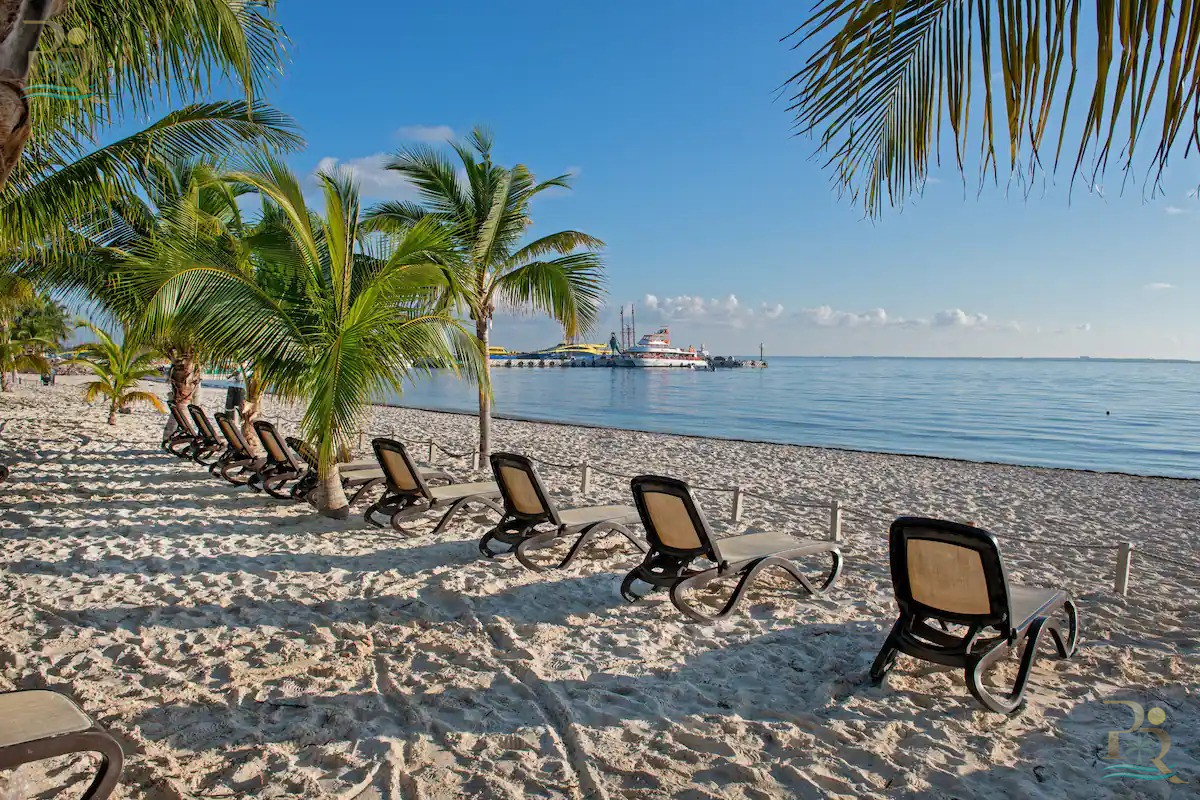 Property gallery Paradise Views: Oceanfront Condo at Amara